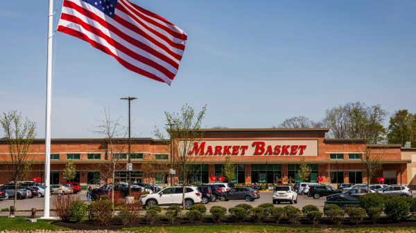 Market Basket board suspends CEO amid investigation