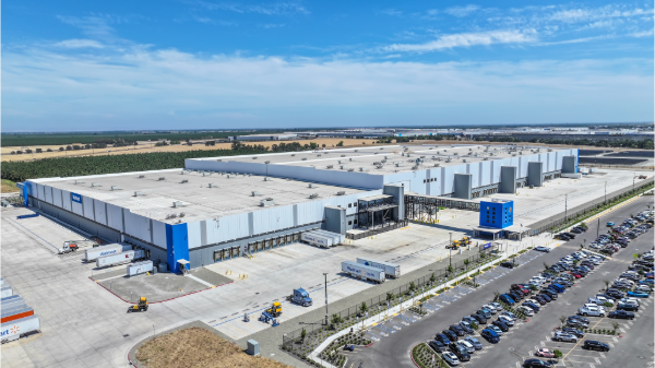 Walmart opens next-generation fulfillment center in California